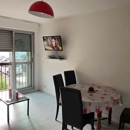 Superbe Appartement Au Bord De Plage Cros De Cagnes エクステリア 写真