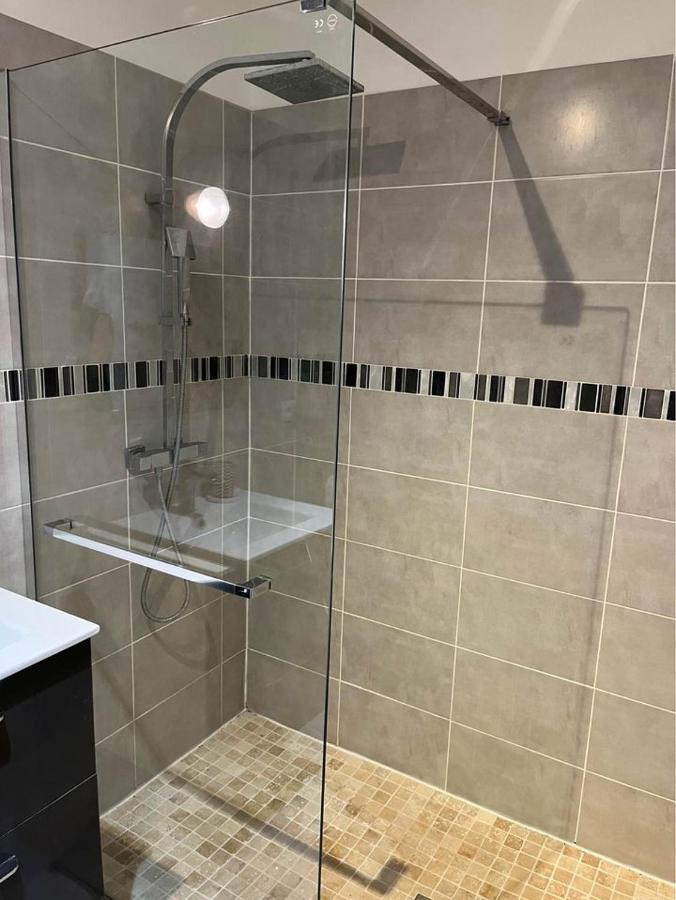 Superbe Appartement Au Bord De Plage Cros De Cagnes エクステリア 写真