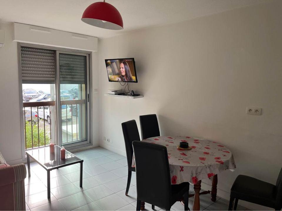 Superbe Appartement Au Bord De Plage Cros De Cagnes エクステリア 写真