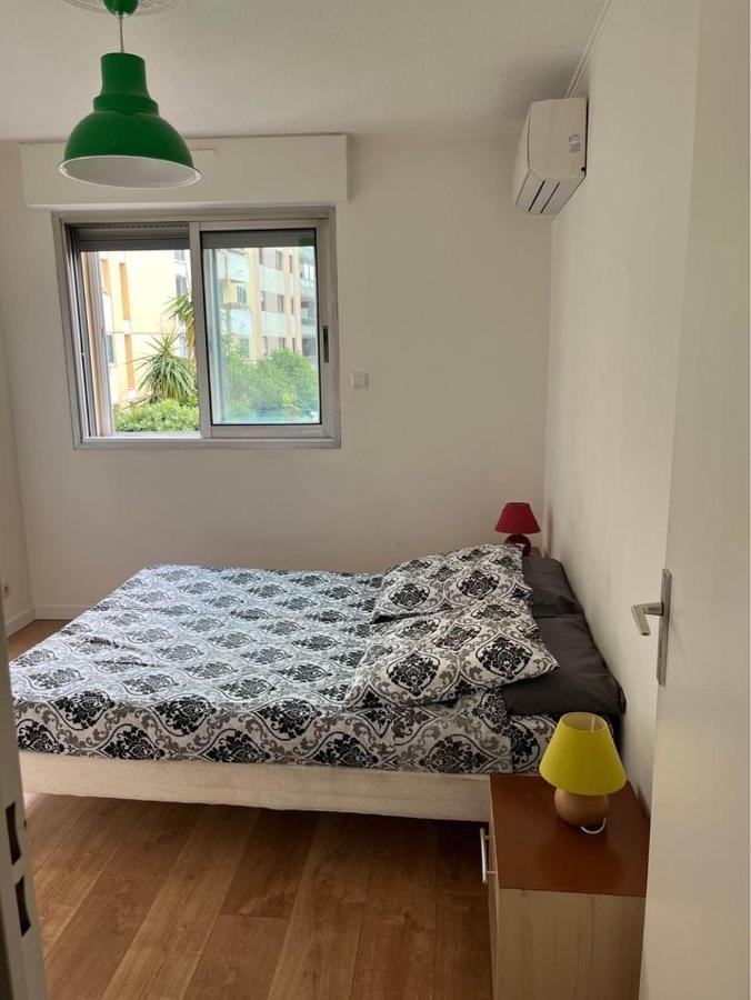 Superbe Appartement Au Bord De Plage Cros De Cagnes エクステリア 写真